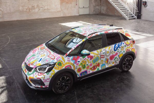 Honda Jazz 25 éves évforduló - jubileumi hibrid kisautó az úton
